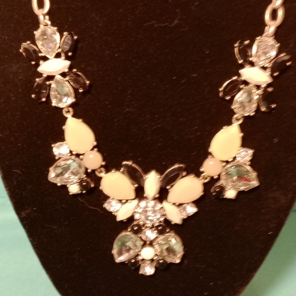 JCREW COLOURED STONES WITH RHINESTONE. STATEMENT PIECE - Picture 2 of 10